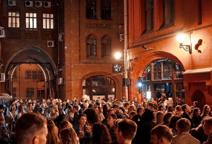 10 мест в Москве, где можно потанцевать под открытым небом